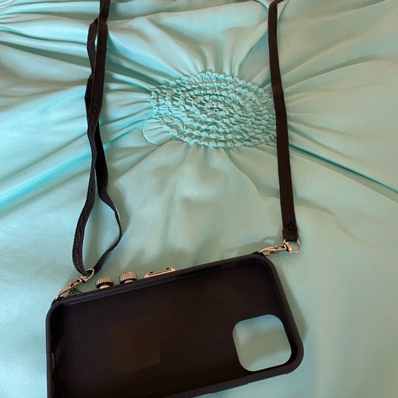 iPhone 11 phone case - Picture 1 of 2